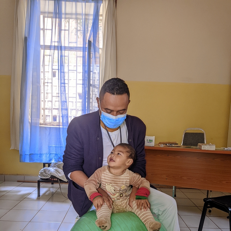 Rééducation pédiatrique
Accompagnement d'un enfant présentant des troubles moteurs ou du développement.